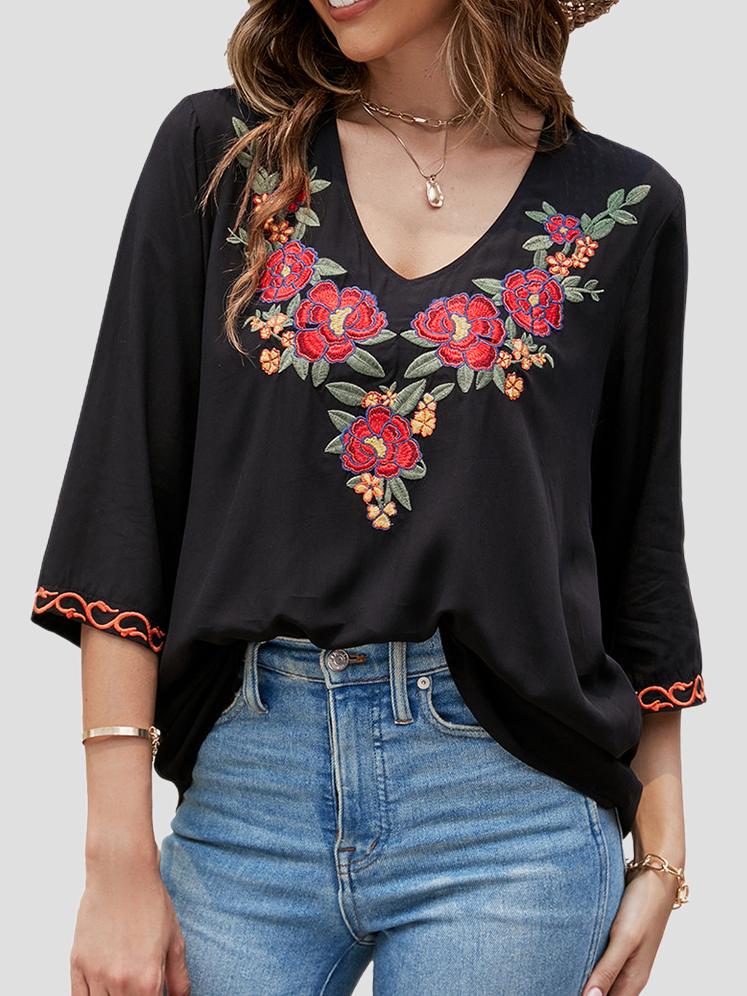 Canuck™| Loose Ethnic Embroidered Three-quater Sleeves Top